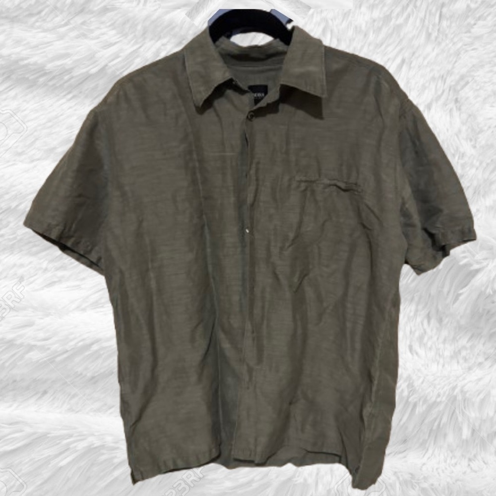 Men’s Hugo Boss button down shirt, size Large, green